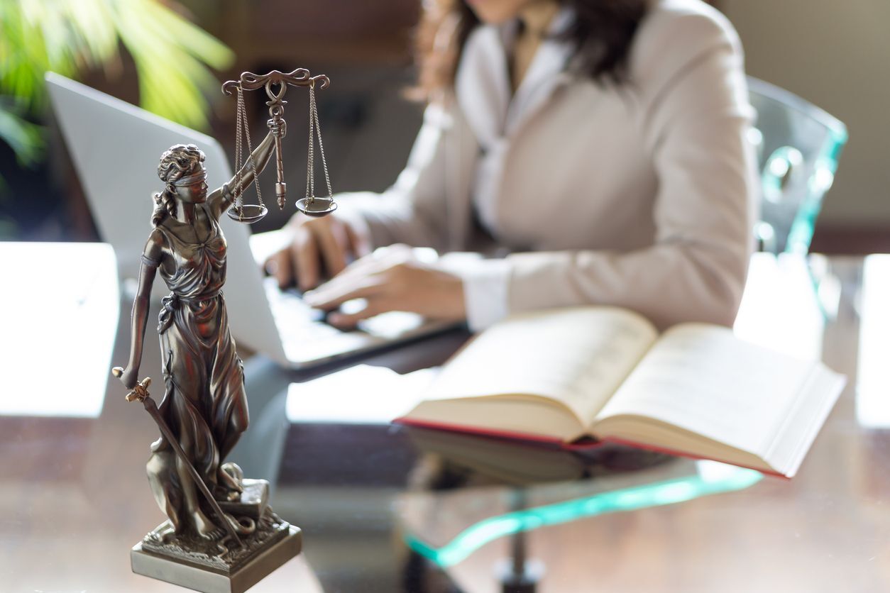 وکیل پایه یک دادگستری (5)