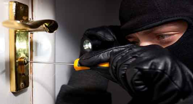 کتک زدن دزد در خانه (2)